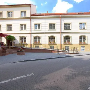 hotel-ostruvek.praguehotelsweb.com/